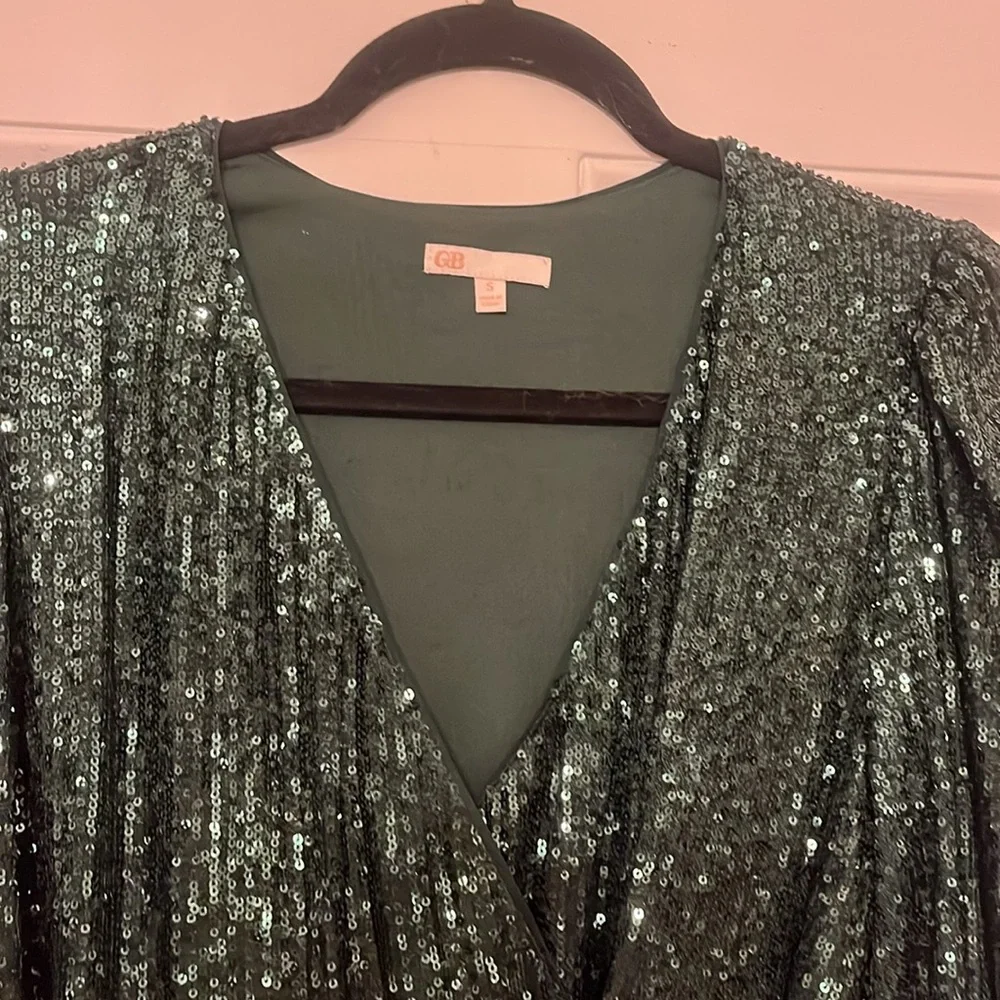 Emerald green sequins- holiday party- - Picture 6 of 9